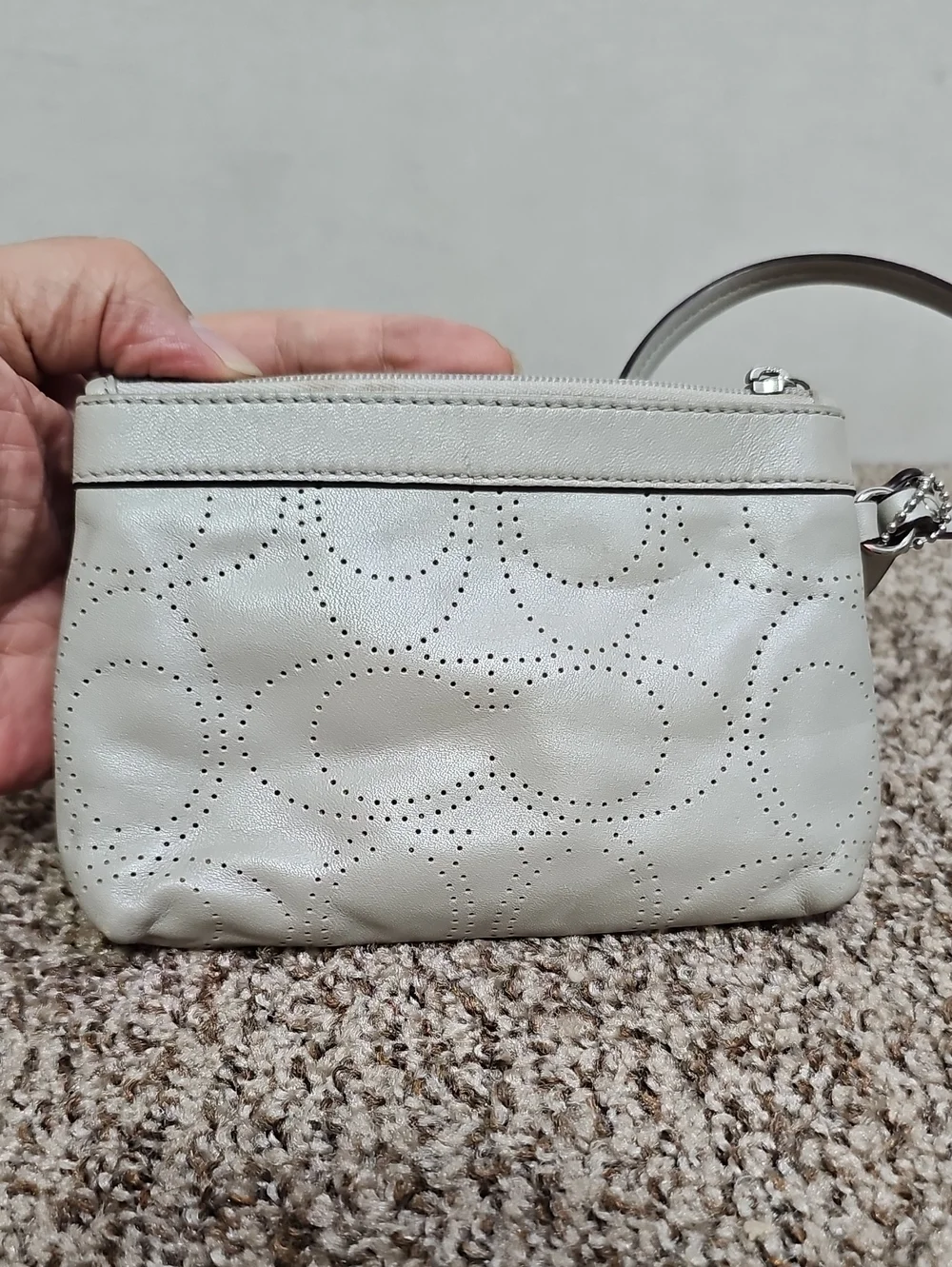 COACH LEATHER PERFERATED C WRISTLET BFPM-07-146
